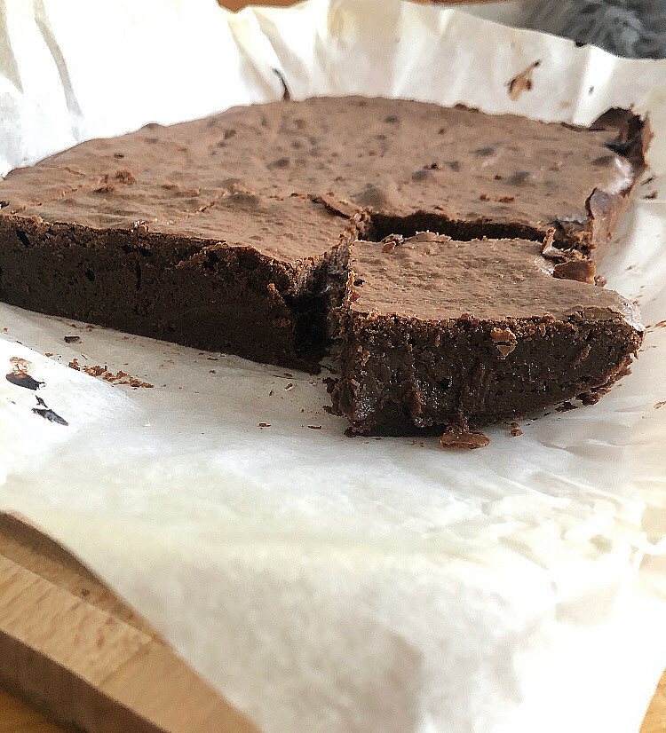 Čokoládové brownies se skořicí