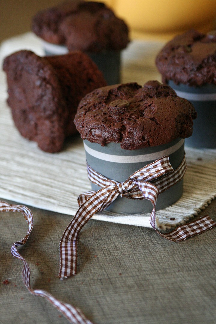 Čokoládové muffiny s kousky čokolády