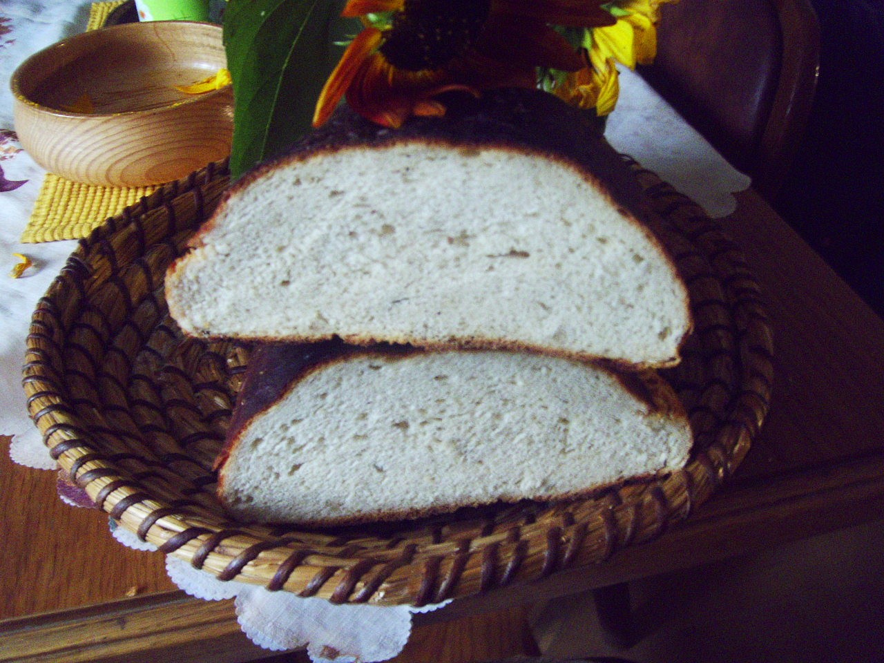 Domácí chleba s vůní saturejky