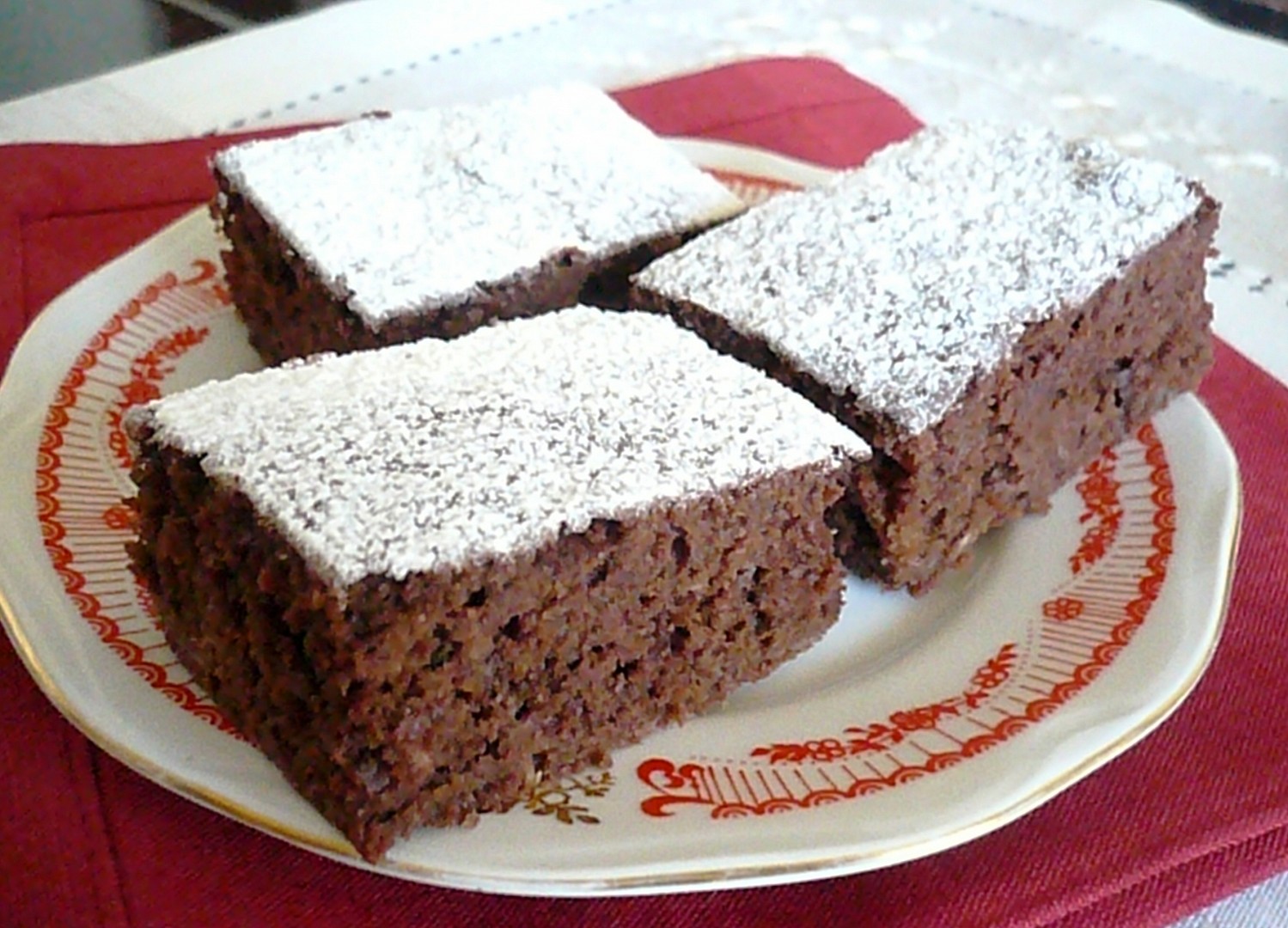 Kakaový koláč s kysaným zelím