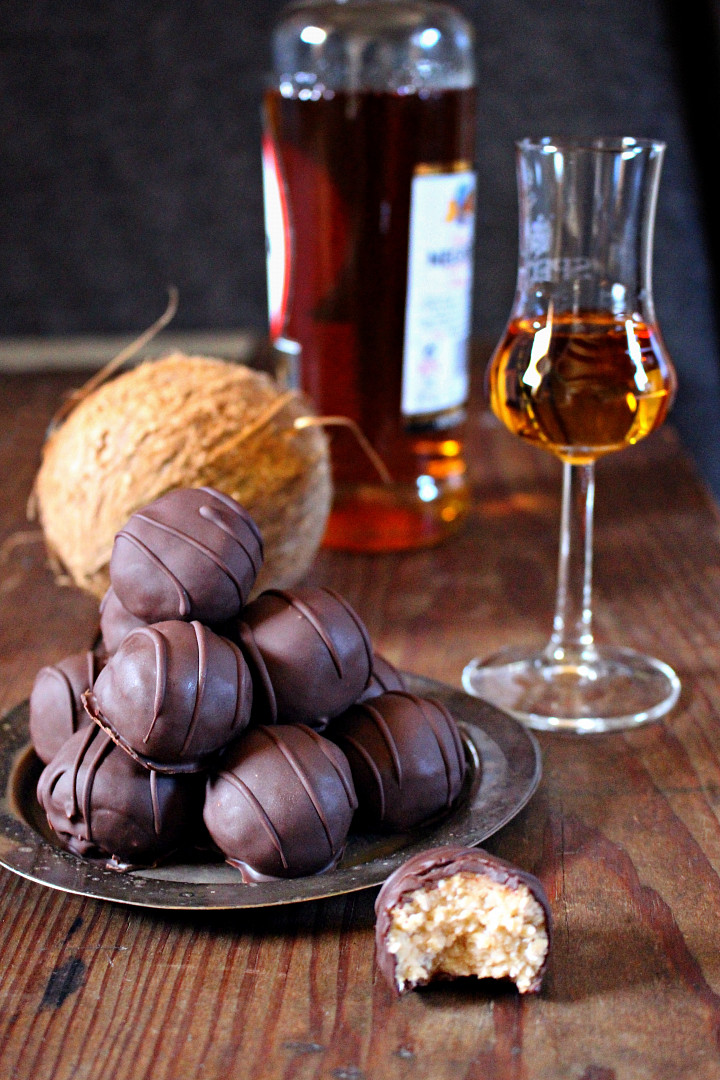 Kokosové kuličky s rumem v čokoládě