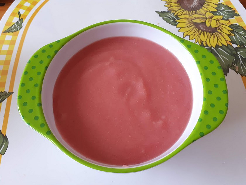 Krémová květáková polévka s červenou řepou - pro nejmenší