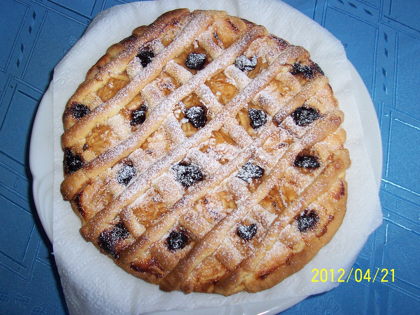 Linecký koláč na menší kulatý plech nebo dortovou formu od babičky