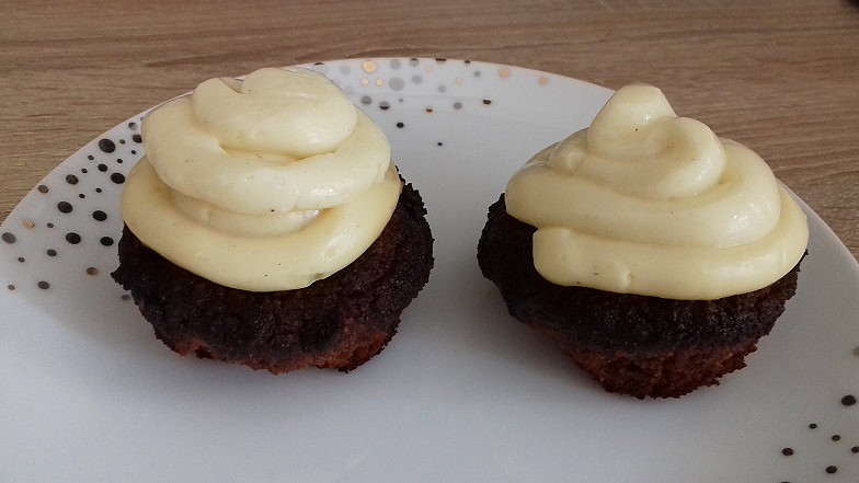 Mandlové muffiny s pudinkovým krémem (dietní)
