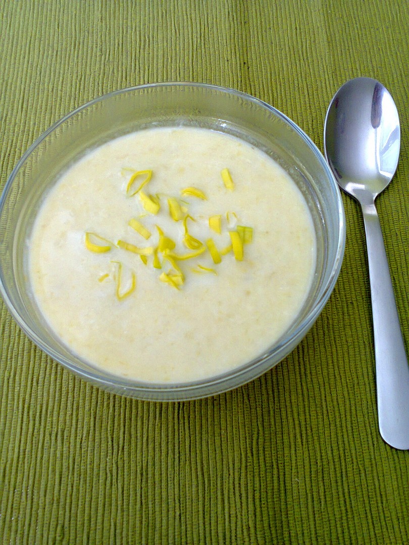 Pórková polévka s citronovou šťávou