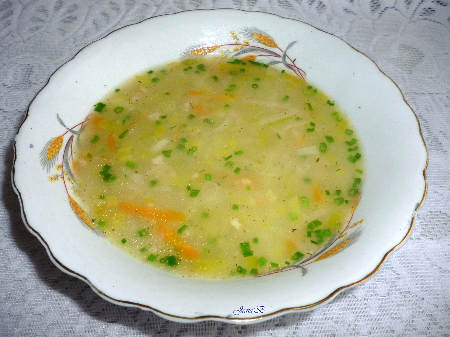 Pórková polévka s mrkví a vločkami
