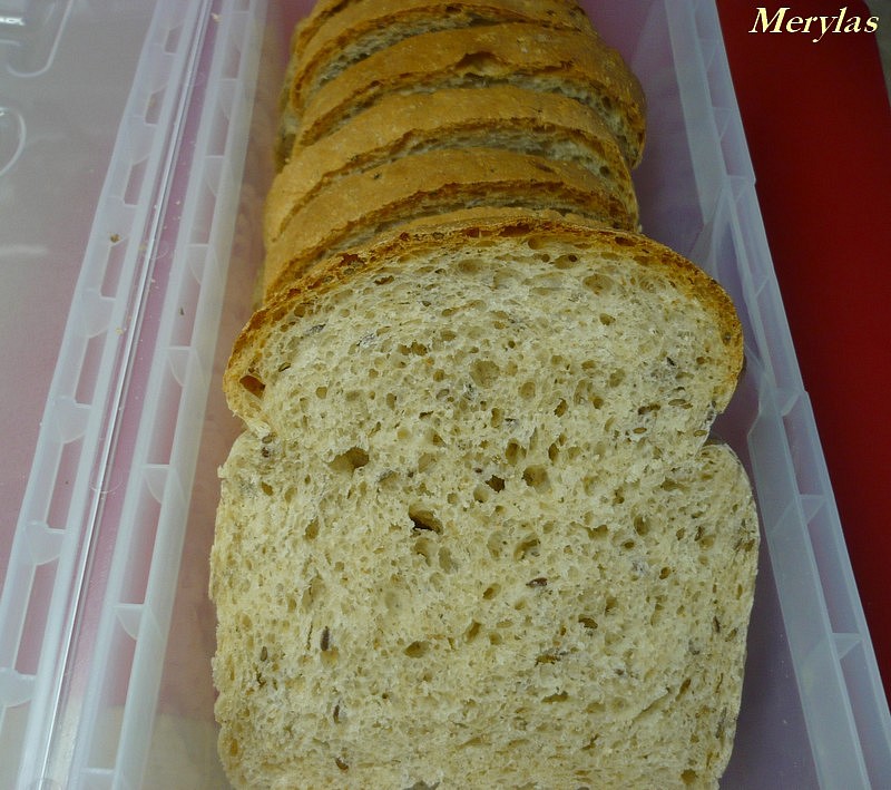 Pšenično - žitný chlebík pečený ve formě