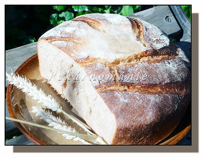 Špaldový podmáslový chléb z trouby