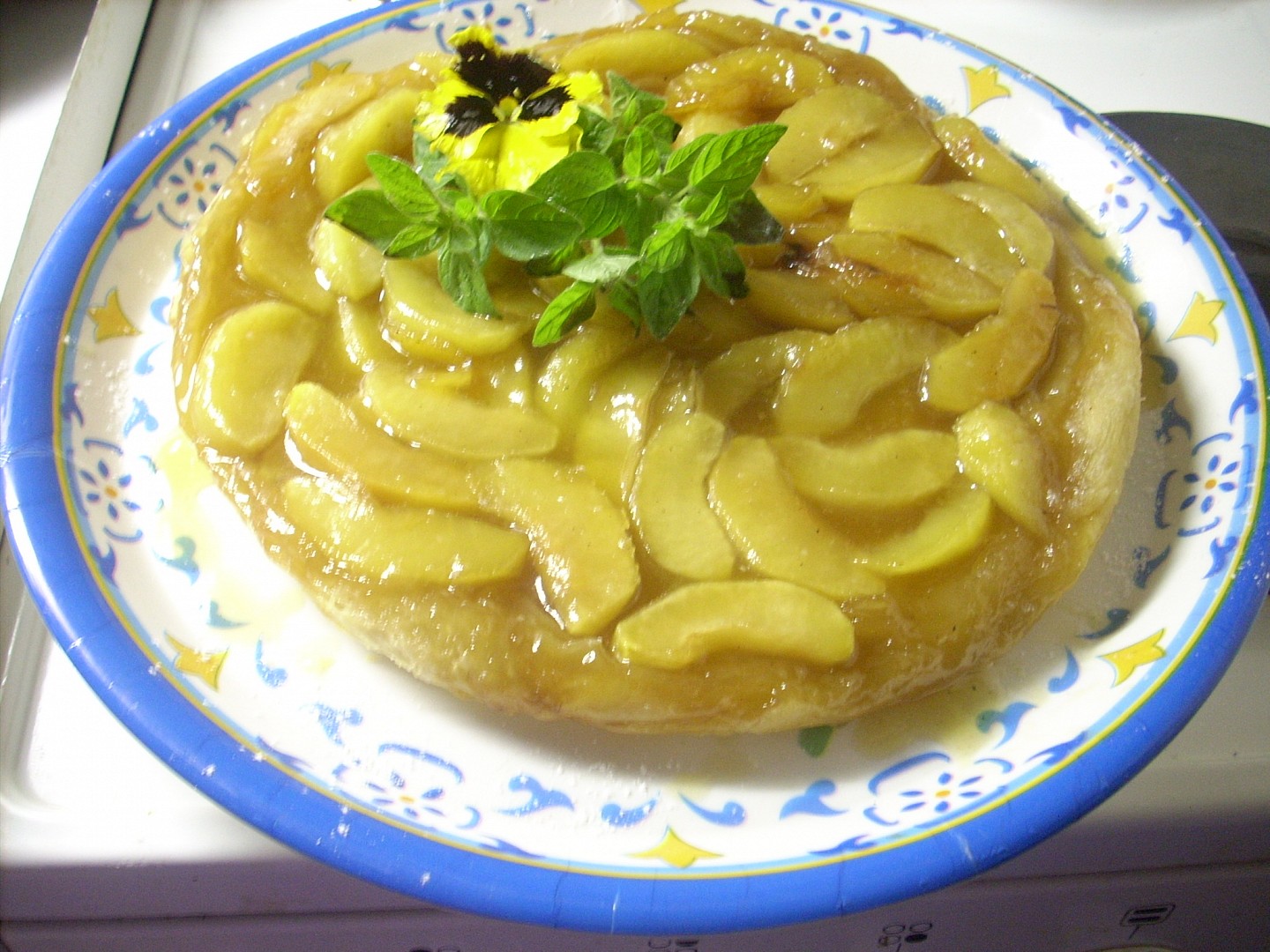 Tarte tatin (obrácený jablkový koláč)