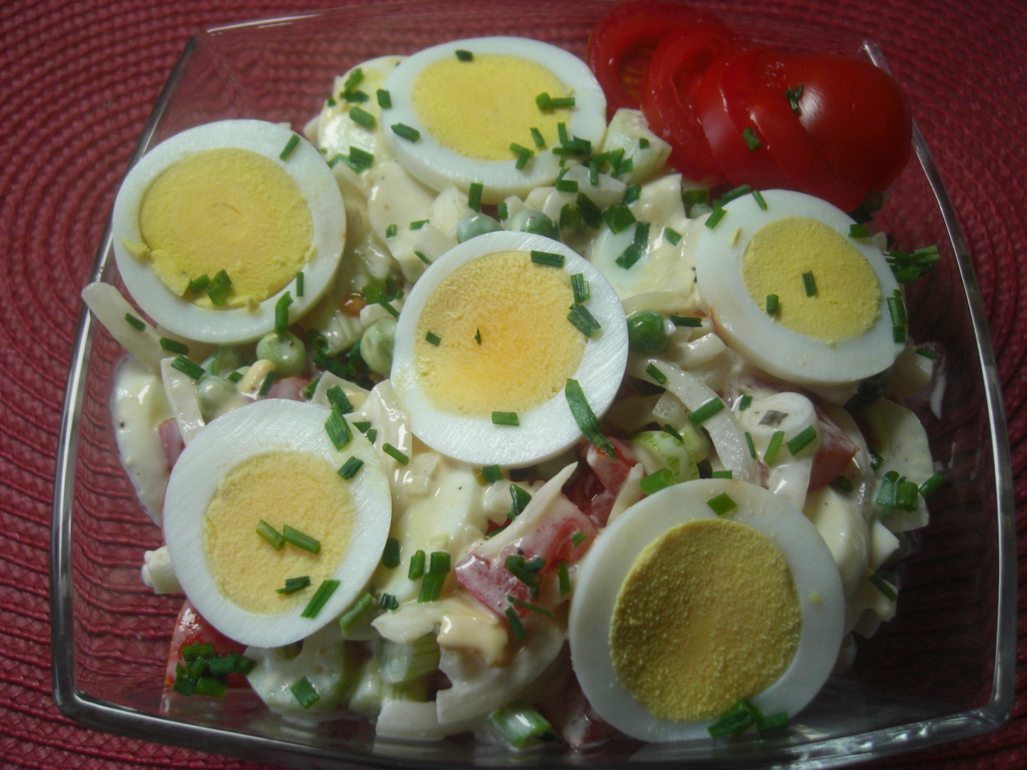 Vajíčkový salát se zeleninou