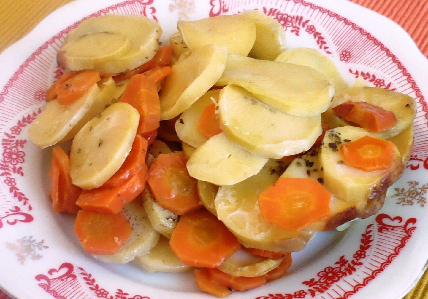 Zapečená mrkev s bramborem