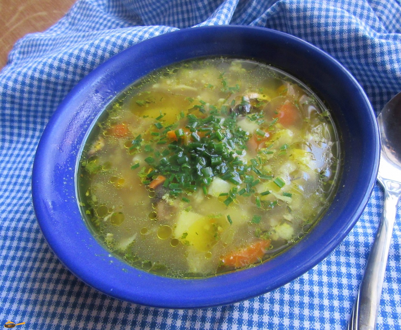 Zeleninová polévka s kari a zázvorem